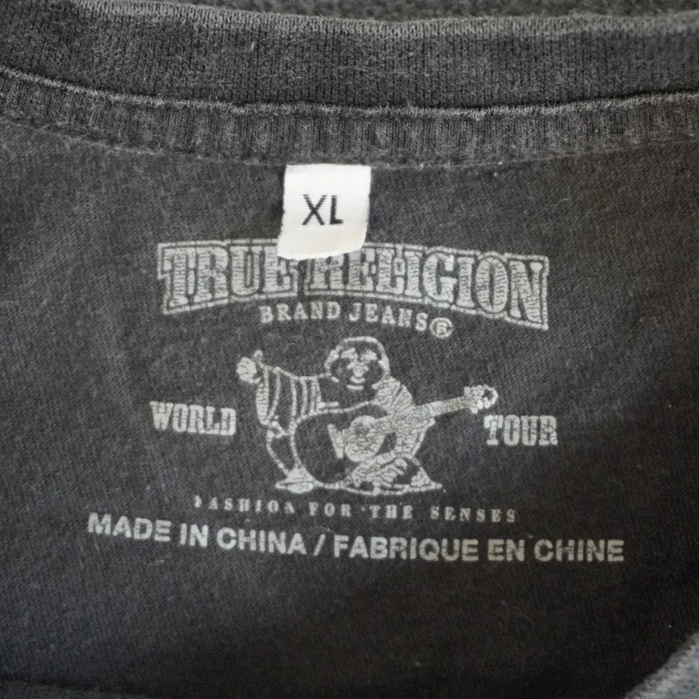 True Religion Mens V-Neck Graphic T-Shirt XL Black Eagle Dry Goods Supplies Tee